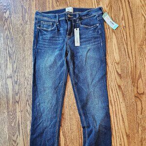NWT: id:23 Carrie Girlfriend Jeans